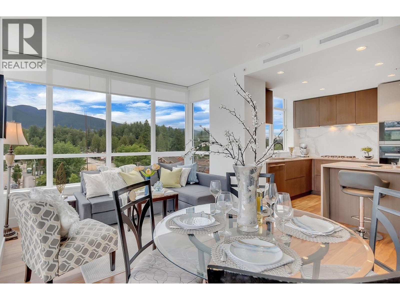 607 1632 LIONS GATE LANE in Lower Capilano