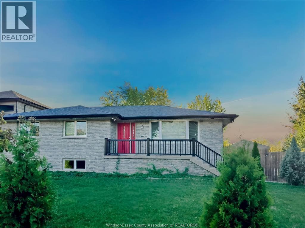 541 LAKEVIEW AVENUE in East Riverside