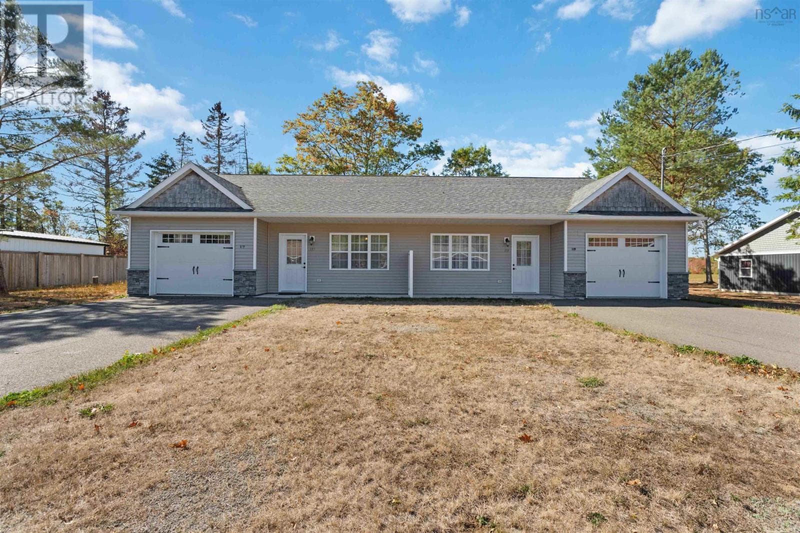117 119 FAIRVIEW DRIVE in