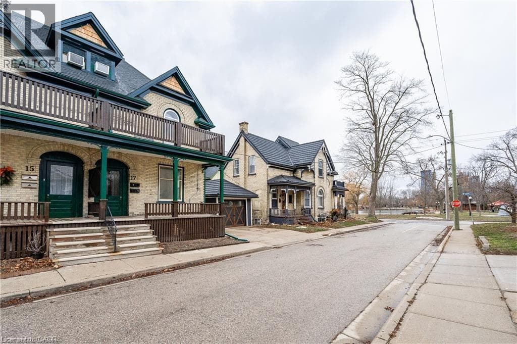 17 HILDA PLAZA in Downtown Kitchener and Area