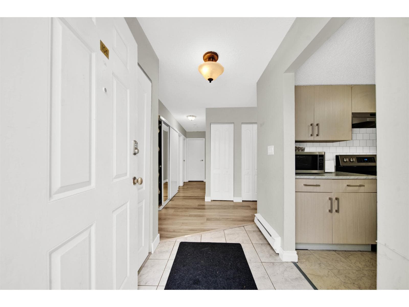 104 13275 70B AVENUE in Newton