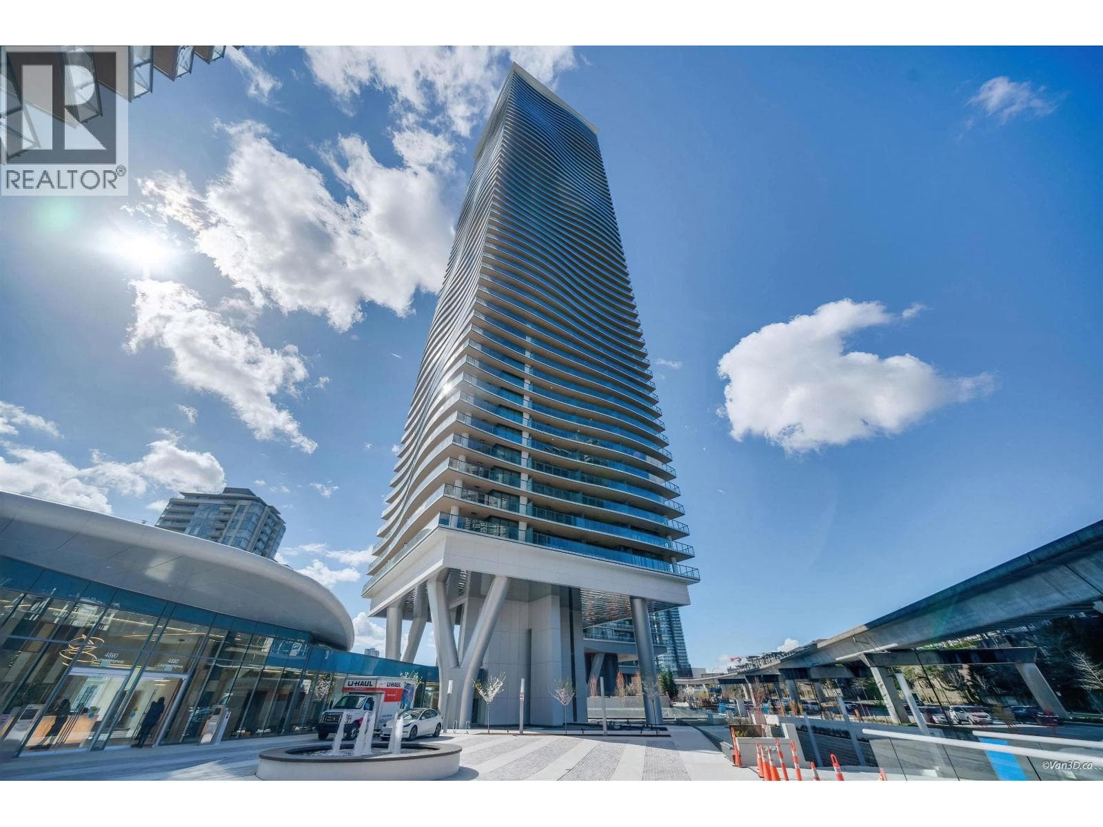 810 4880 LOUGHEED HIGHWAY in Dawson-Delta