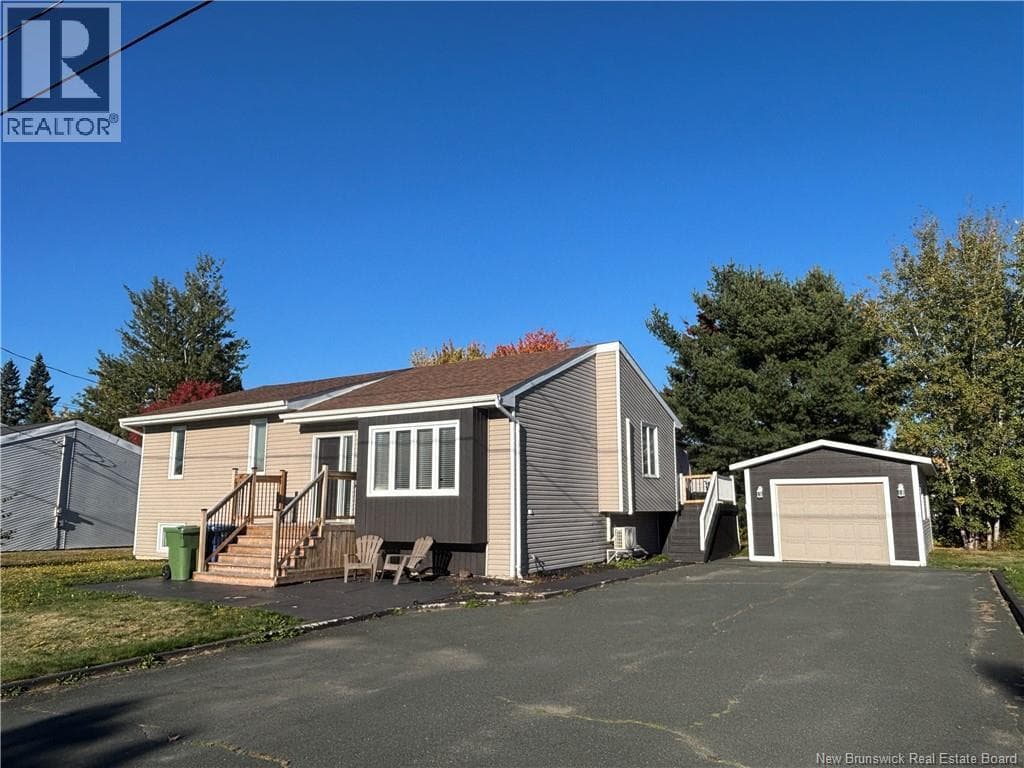 1027 RUE HACHE in