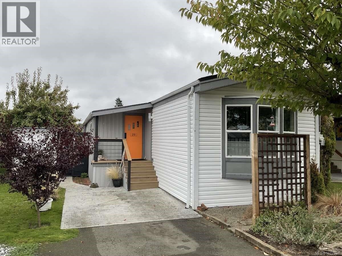 19 129 MERIDIAN WAY in