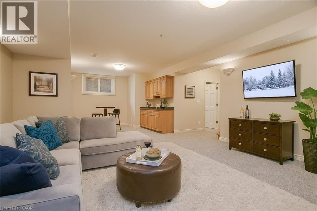 15 PARKVIEW DRIVE in Wellesley Village