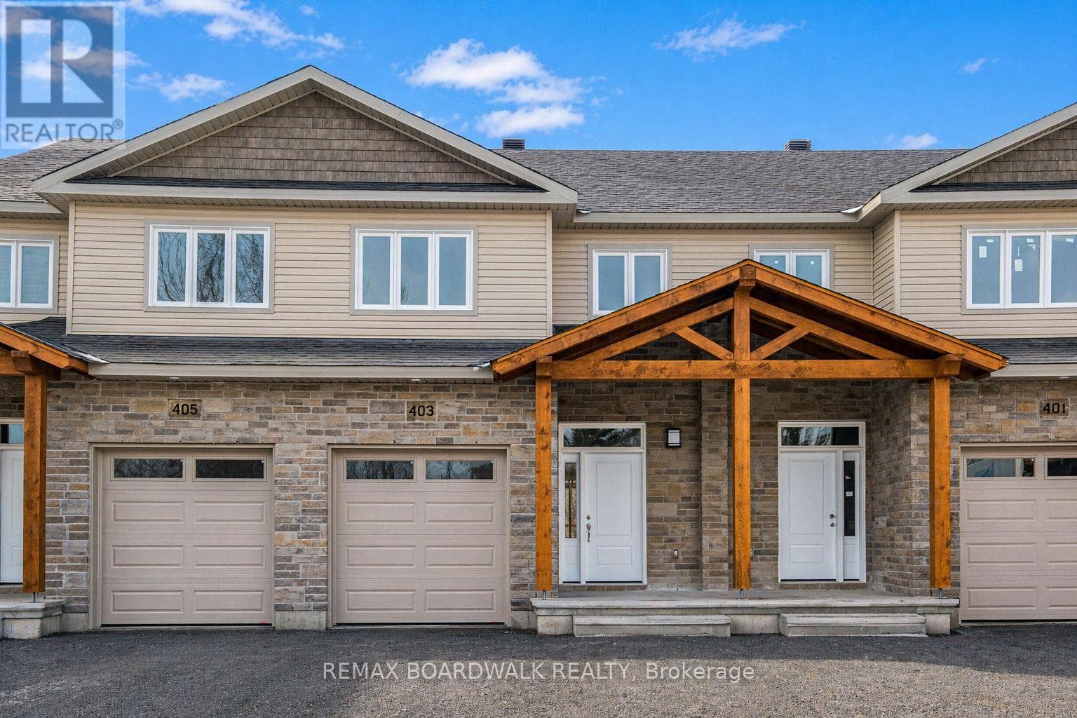 351 VOYAGEUR PLACE in