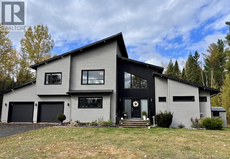 18 CORINTH AVENUE in