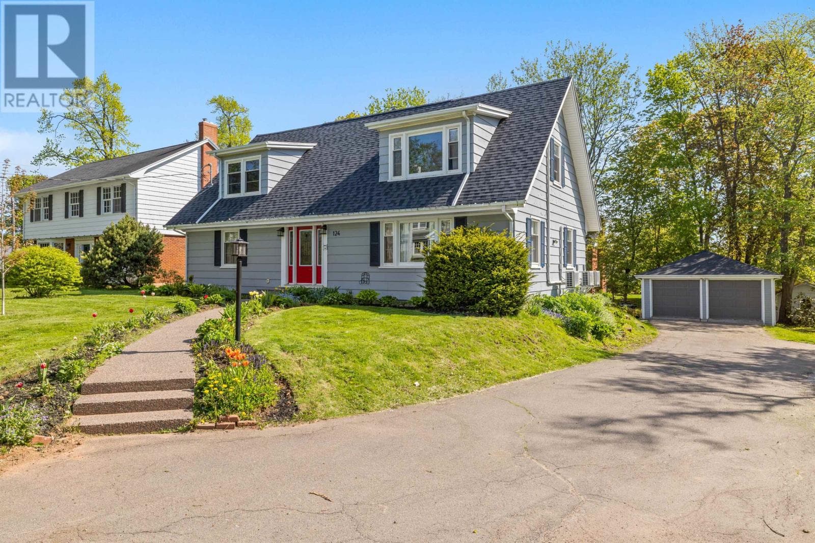 124 A&B North River Road in
