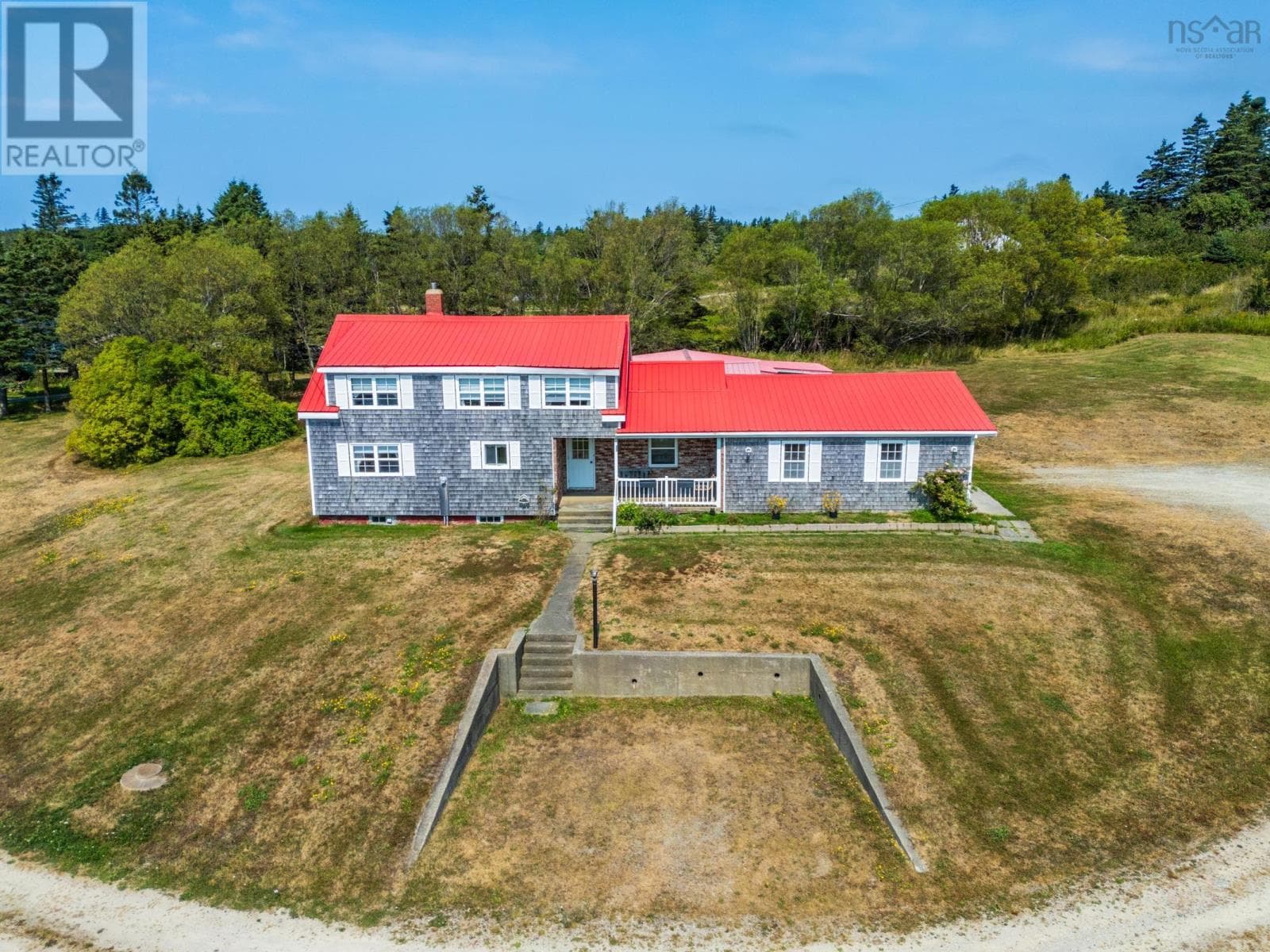 18 RIVERSIDE LANE in
