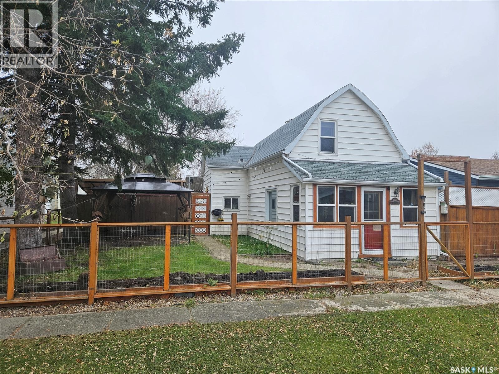 107 Carlyle STREET in