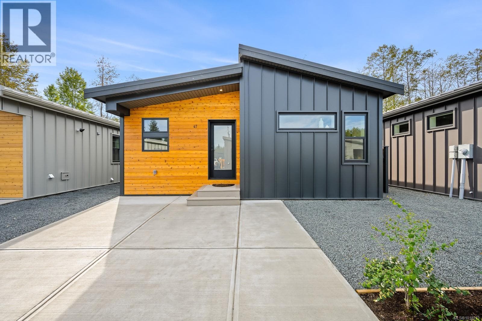 47 3025 Royston Rd in