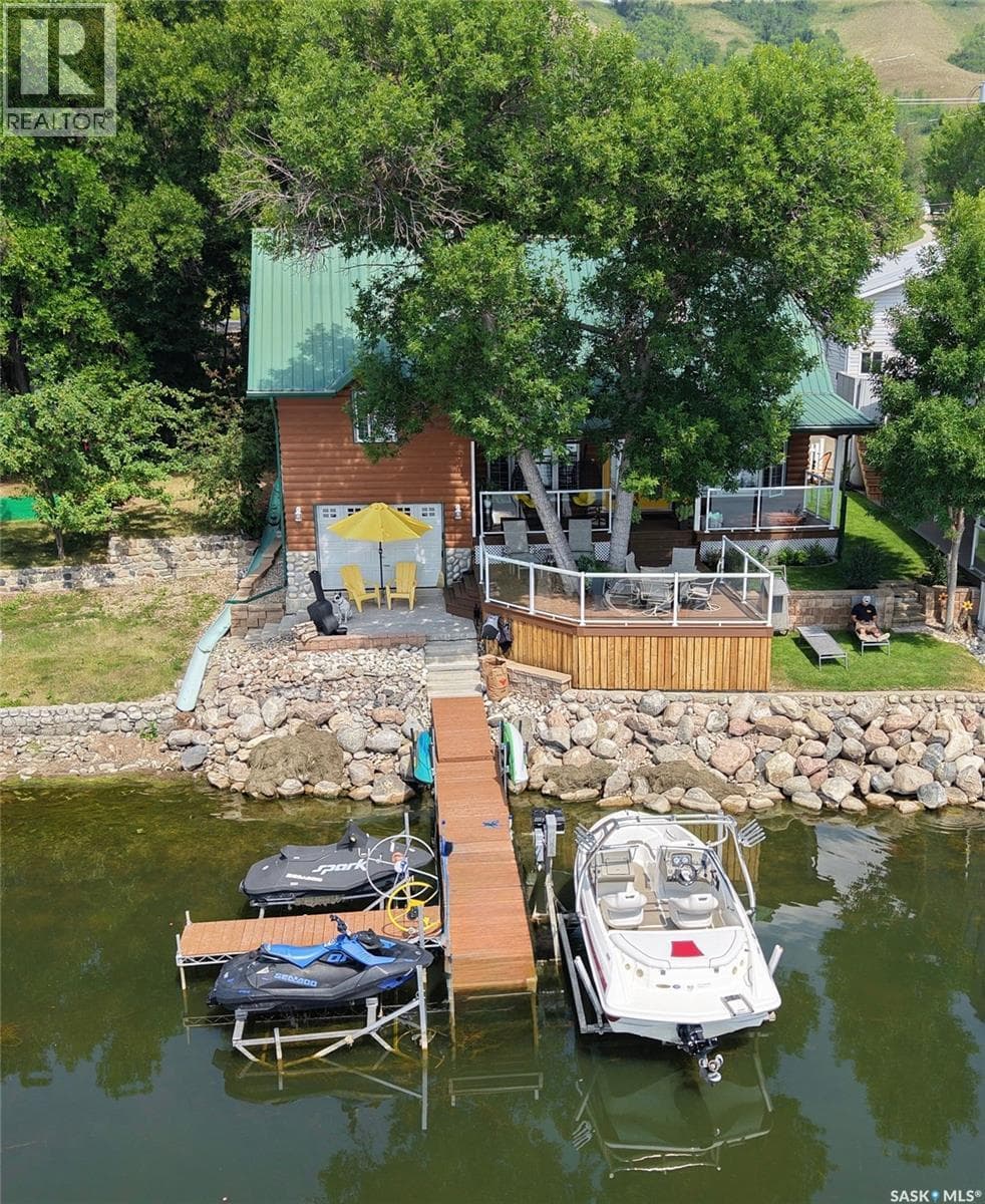 18 Lakeview LANE in