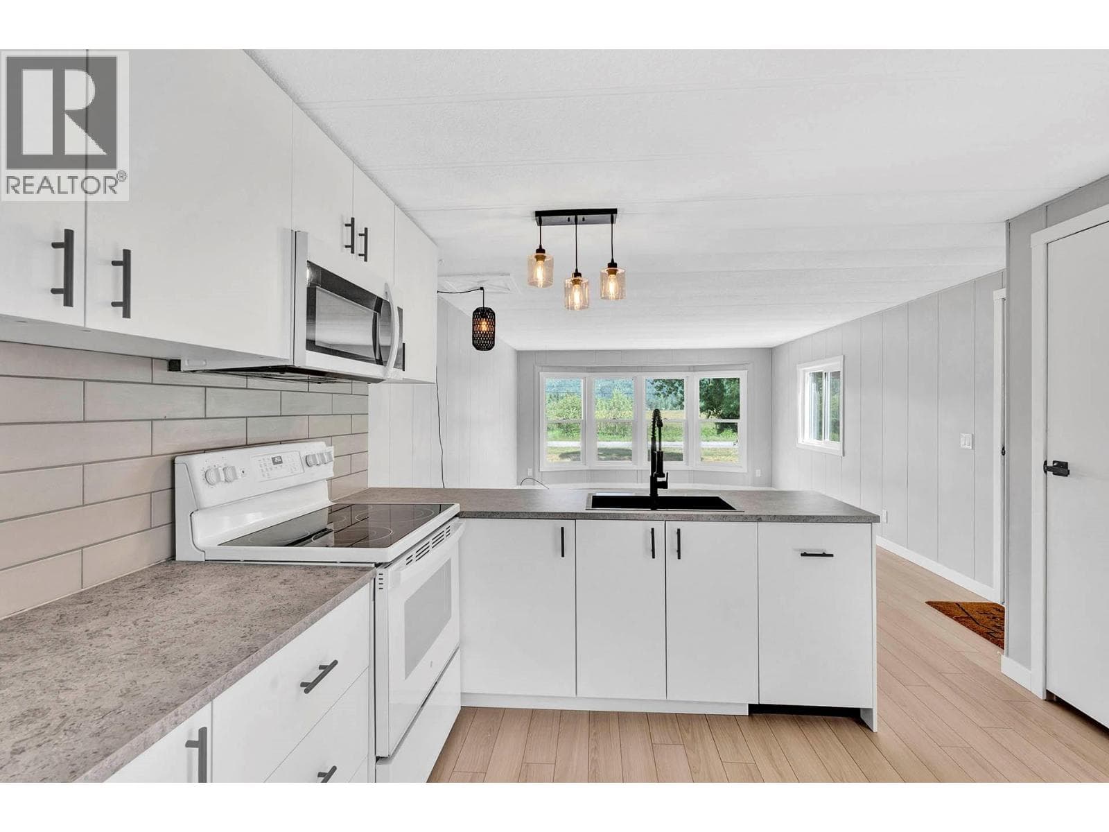 851 OLD NORTH THOMPSON HIGHWAY UNIT 14 in