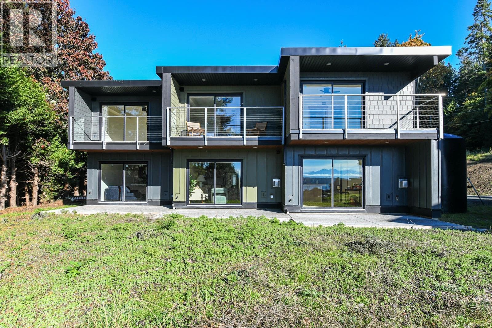 211 4305 Shingle Spit Rd in