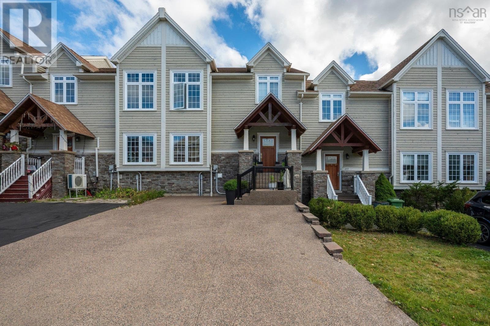 279 BENTLY DRIVE in HALIFAX