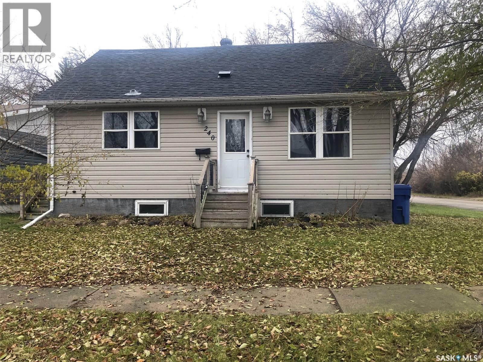 240 3rd AVENUE W in