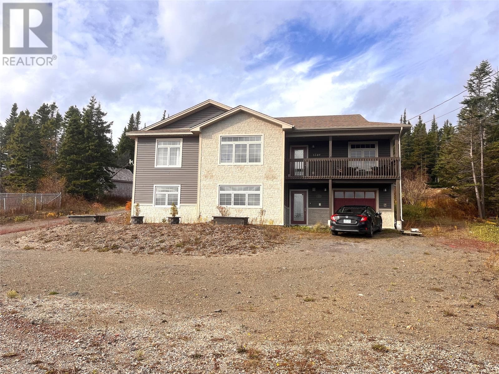 1249 Smith Sound Road in