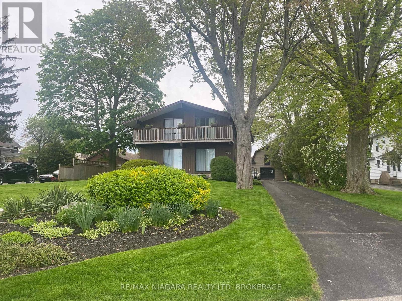 735 NIAGARA BOULEVARD in