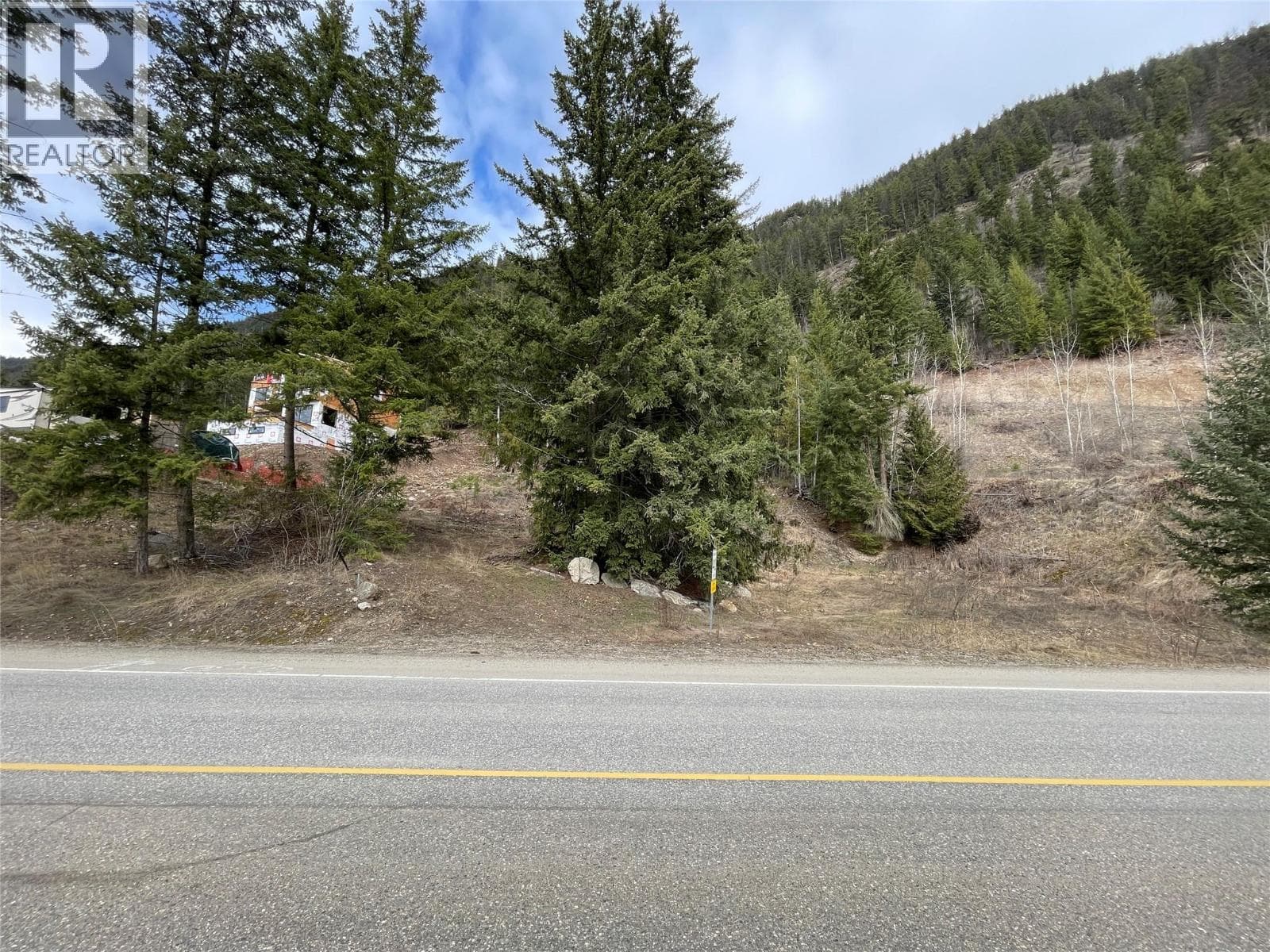 86 Old Town Road in