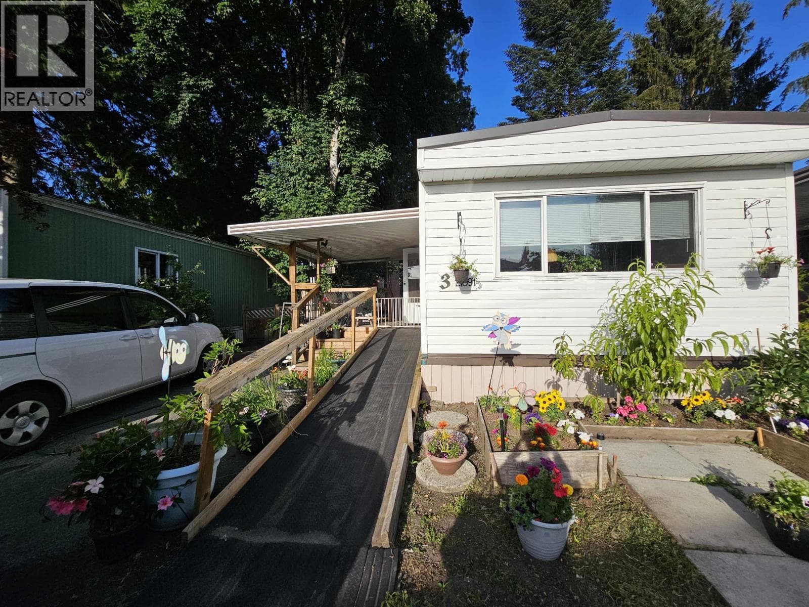 3 21091 LOUGHEED HIGHWAY in The Ridge