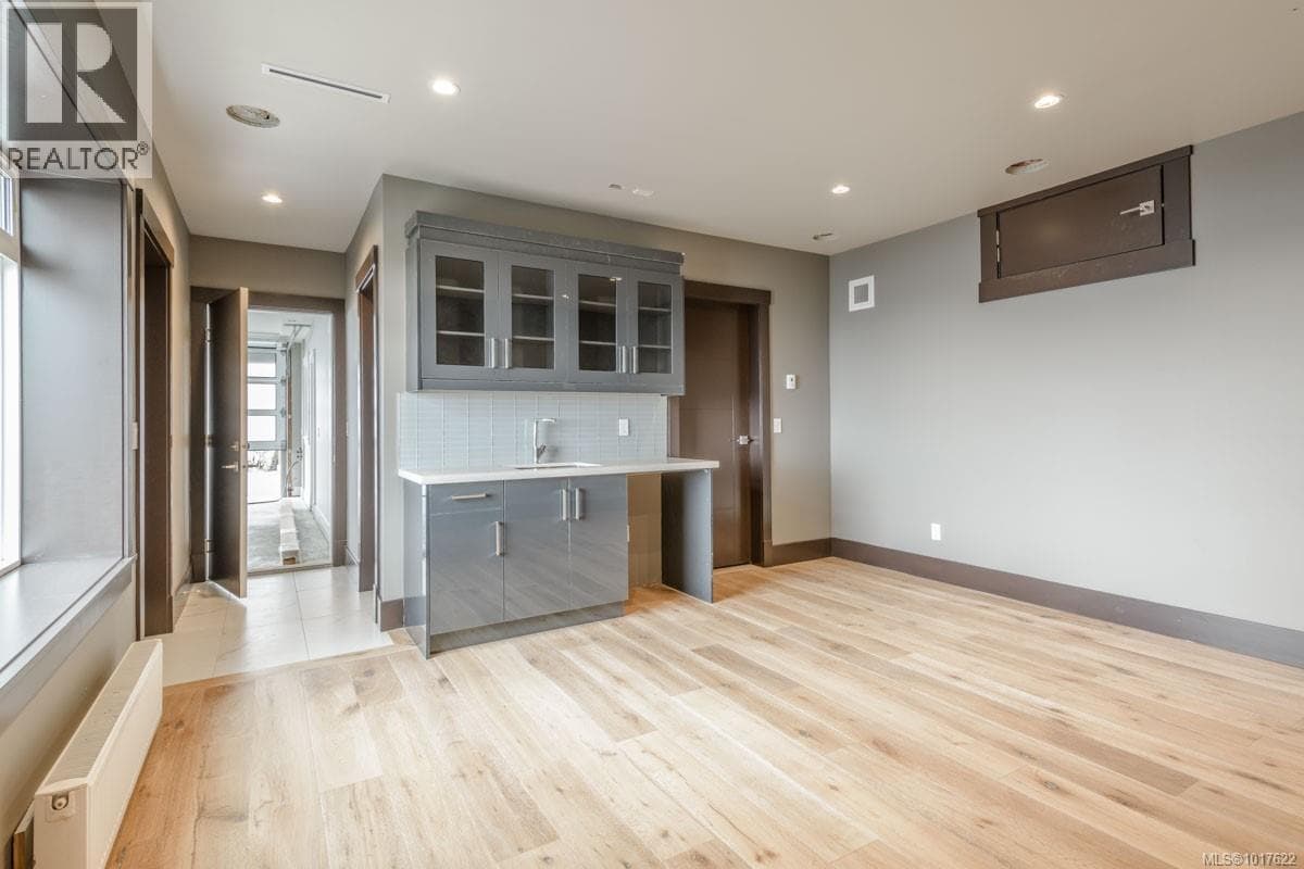 3887 GULFVIEW DRIVE in