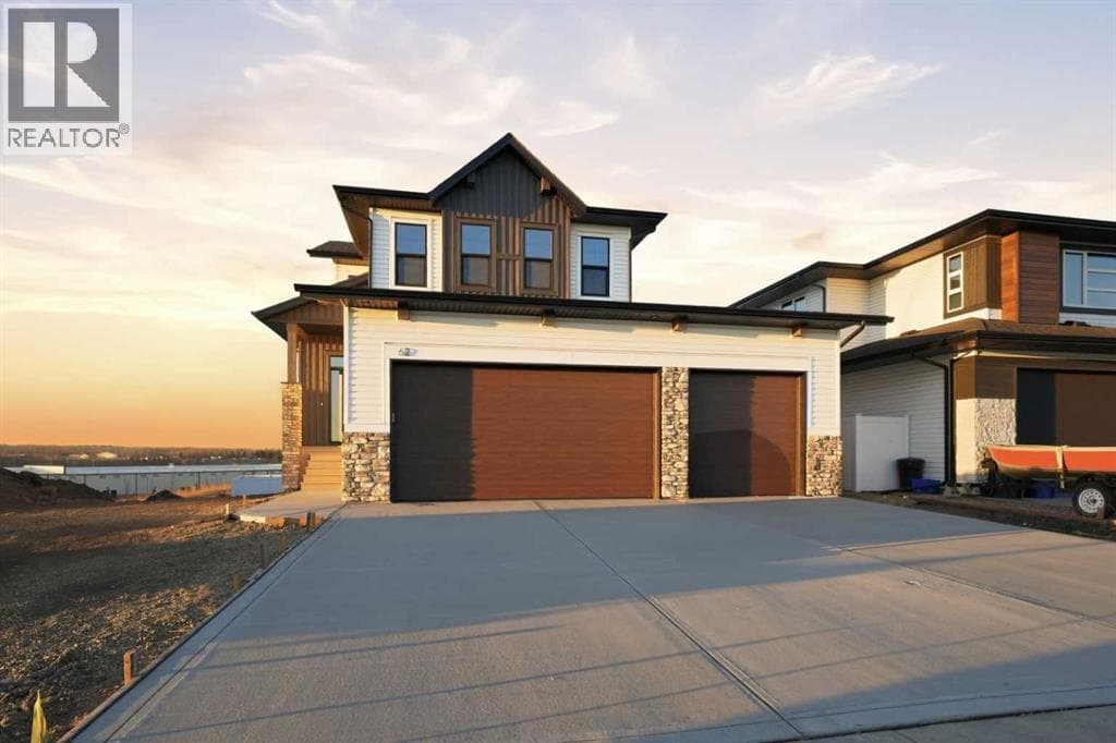 62 VISTA CLOSE in