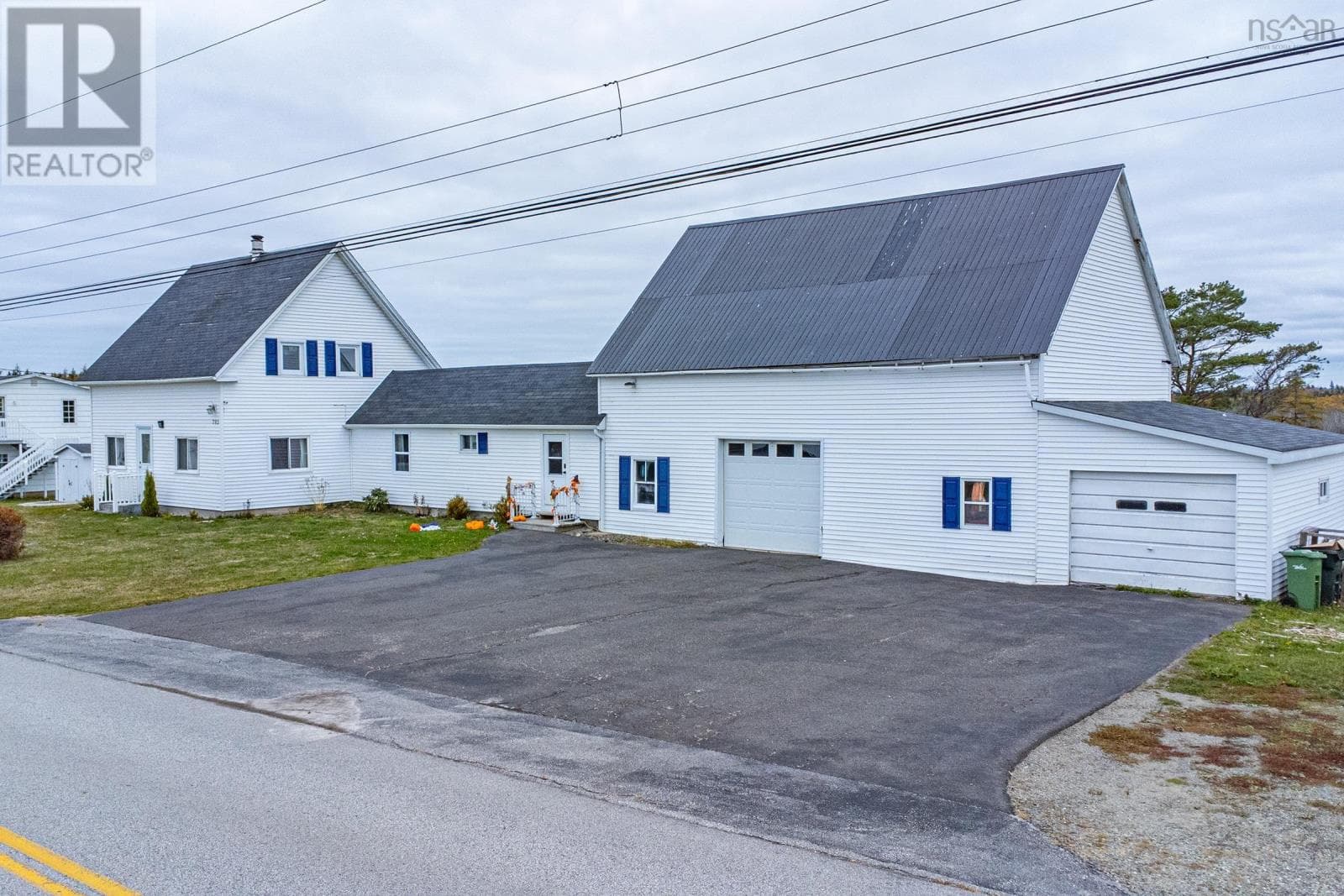 795 SAULNIERVILLE ROAD in
