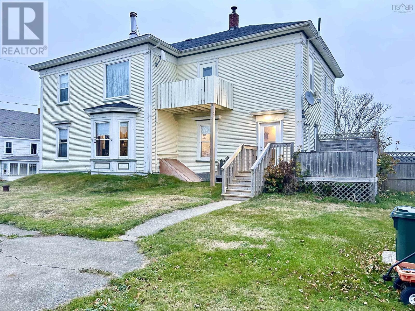 12 HECTOR STREET in