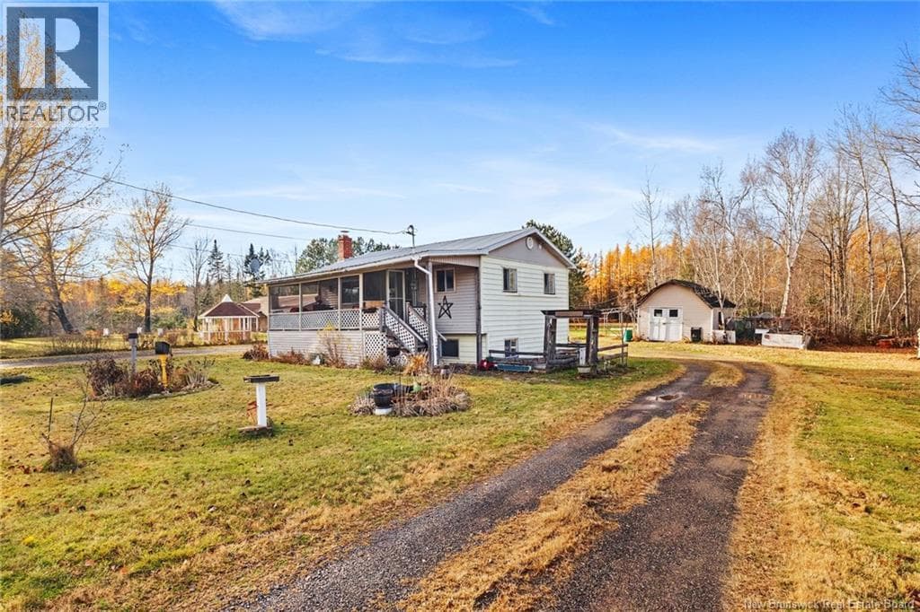 32 PLEASANT DRIVE in