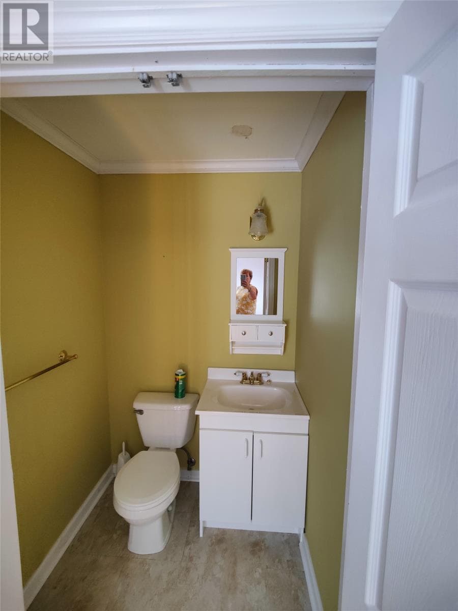 122 MAIN STREET NORTH in