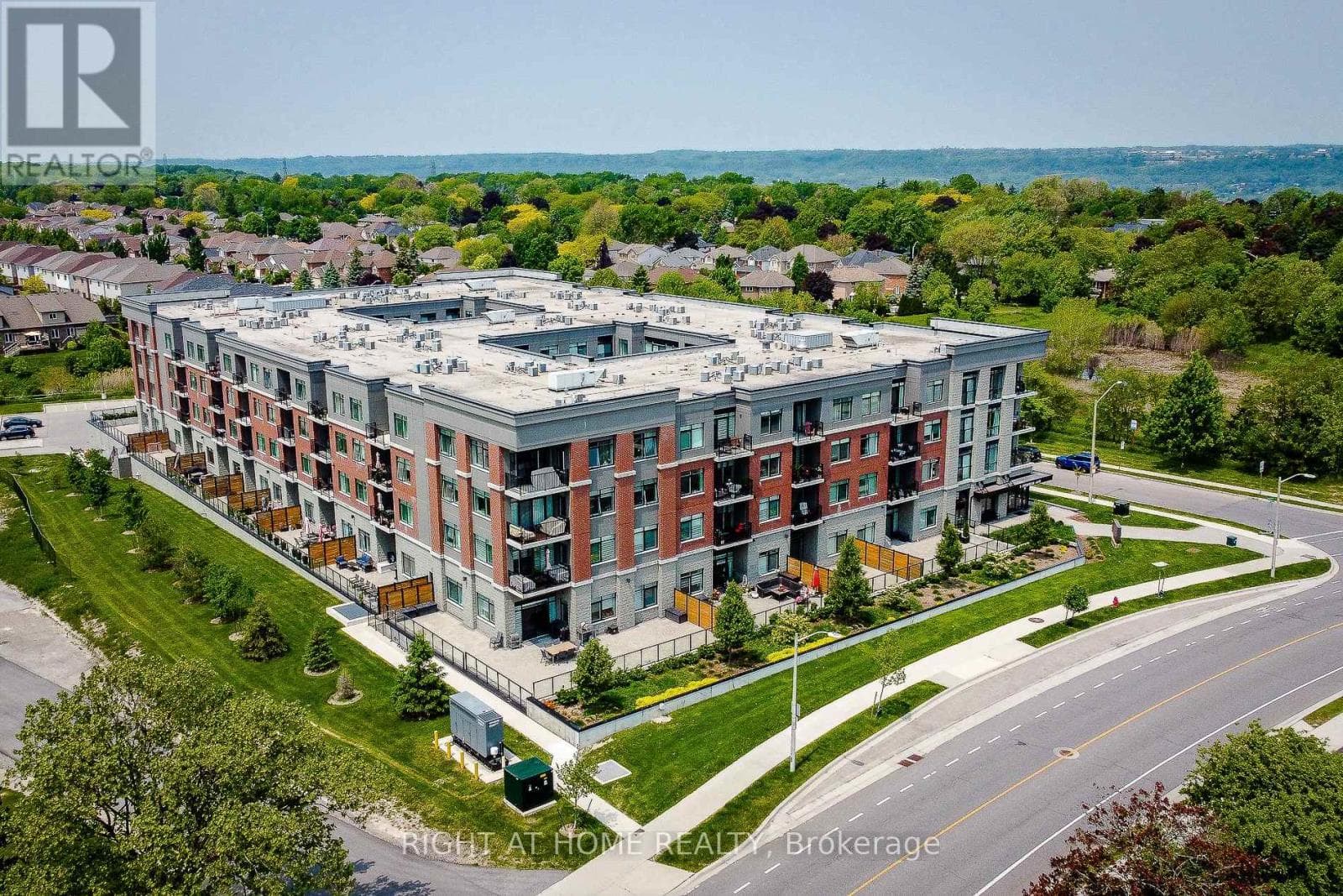 1 REDFERN Avenue Unit# 217 in Mountview