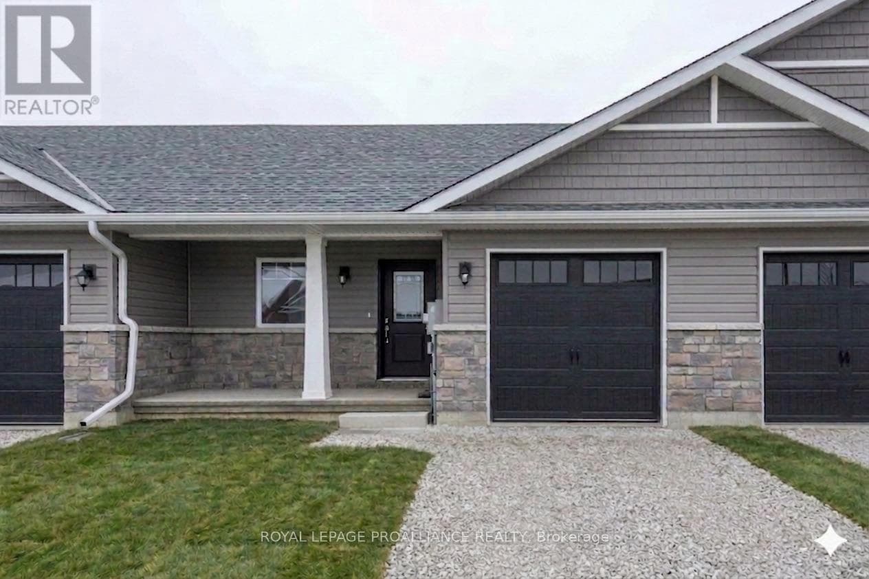 121 FARRINGTON CRESCENT in