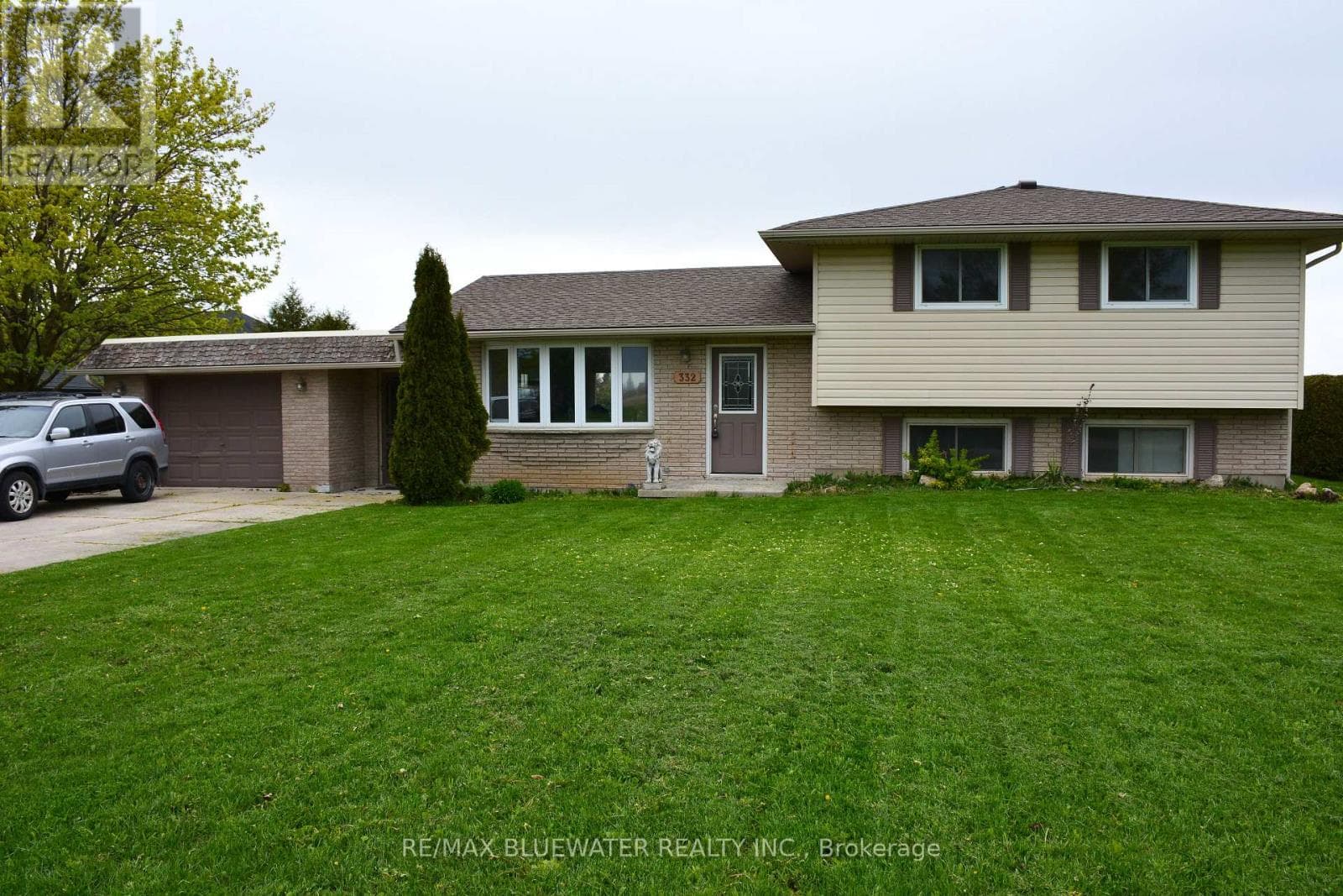 40204 HURON STREET in