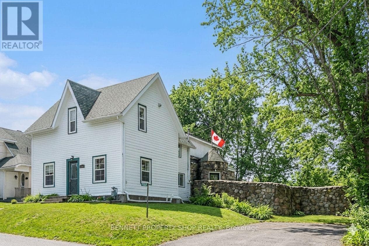 1134 O'GRADY STREET in MANOTICK