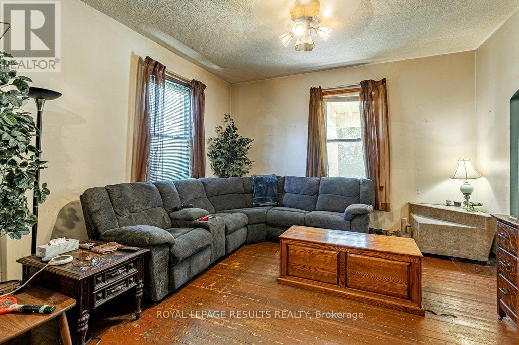 63 SHAKESPEARE STREET in