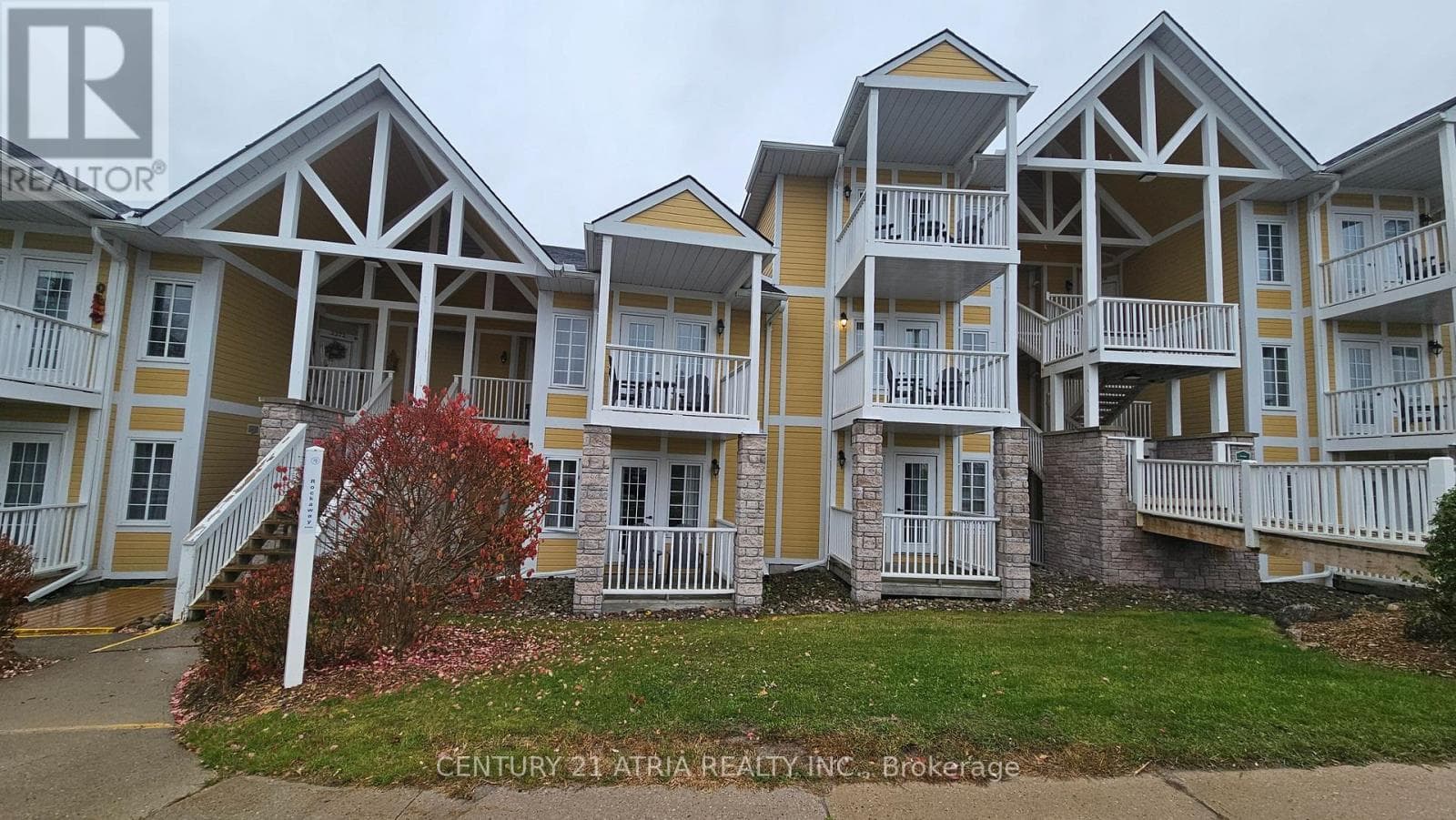 2074/75 - 90 HIGHLAND DRIVE N in