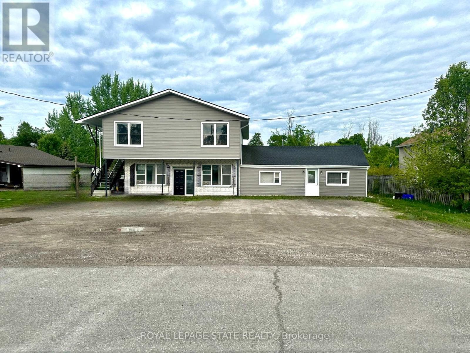 1572 NORTH SHORE DRIVE in