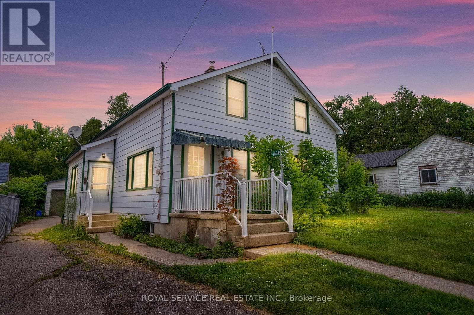 4504 HIGHWAY 2 in