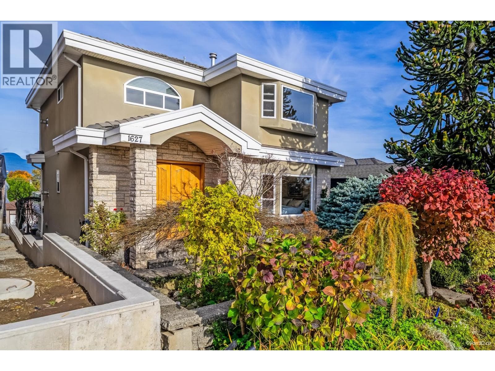 1627 EAST 34TH AVENUE in Kensington-Cedar Cottage