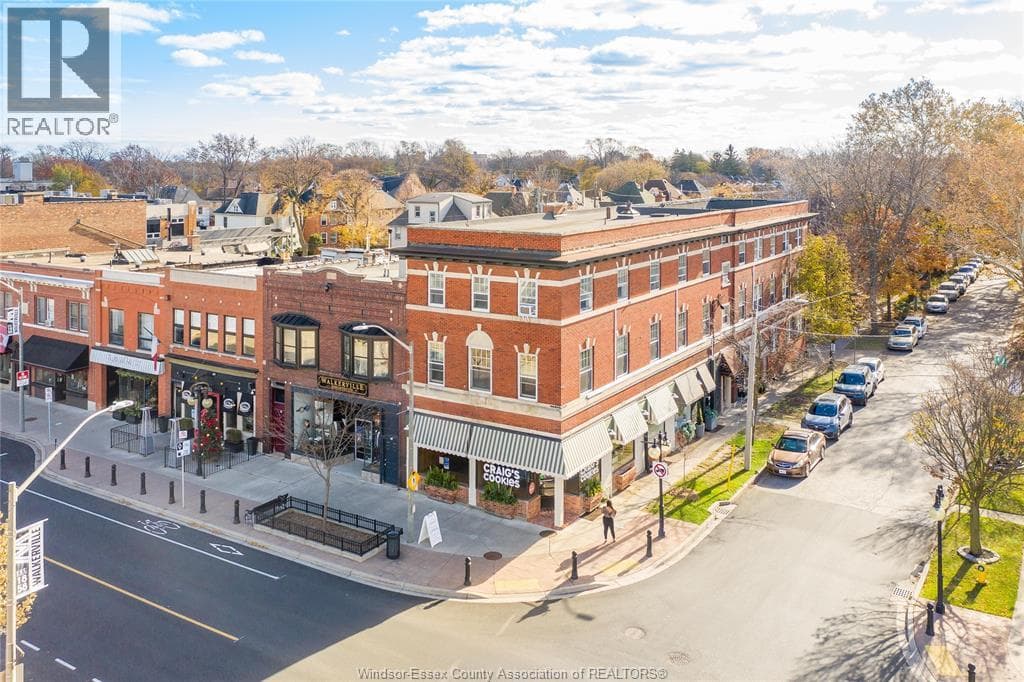 1701 WYANDOTTE in East Windsor