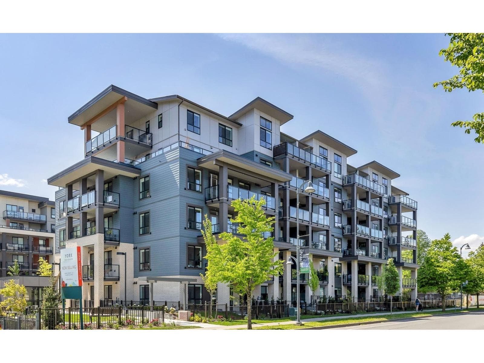 403 45497 CAMPUS DRIVE, Garrison Crossing in Sardis - Vedder