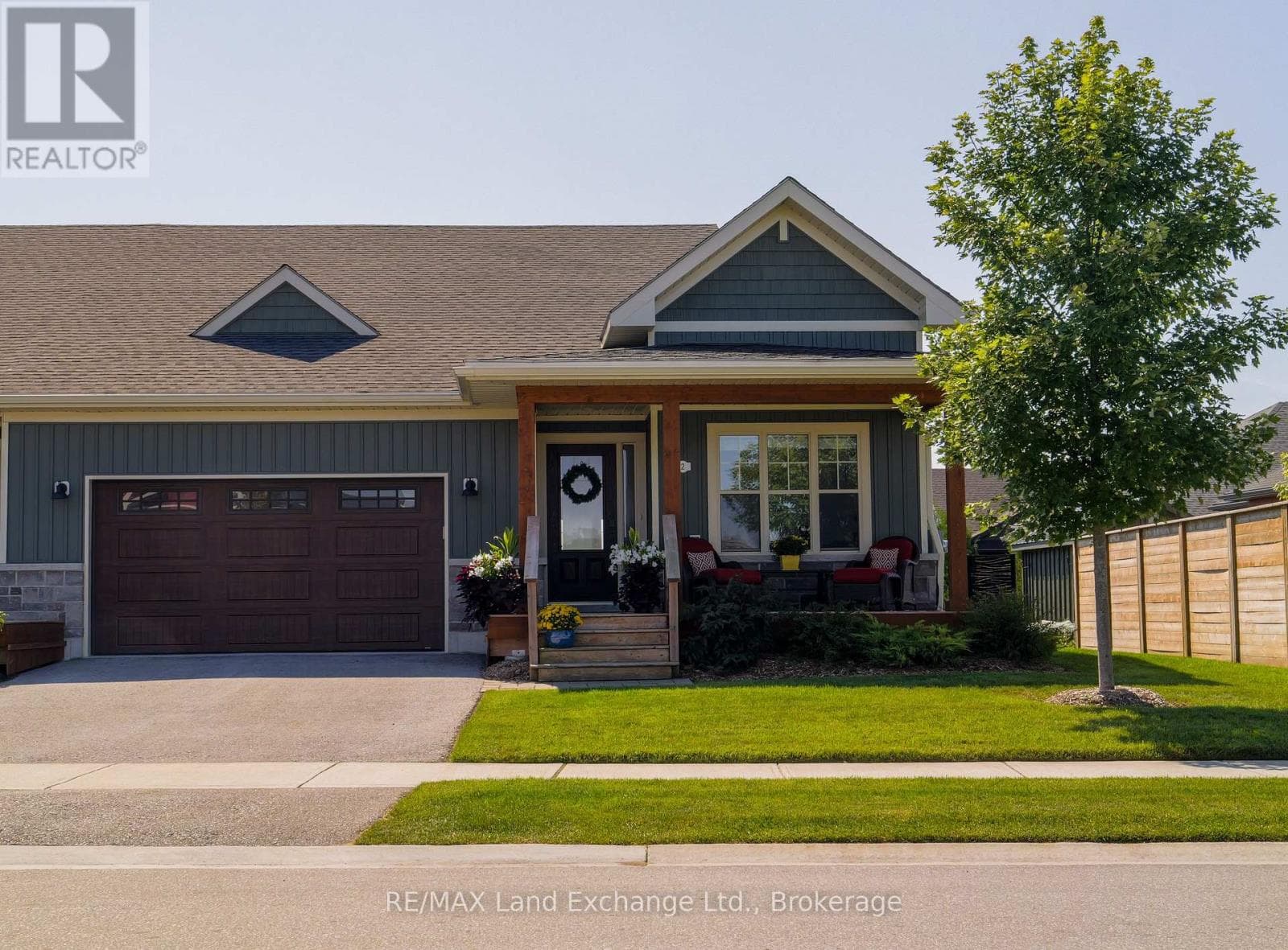 2 FAIRWAY LANE in