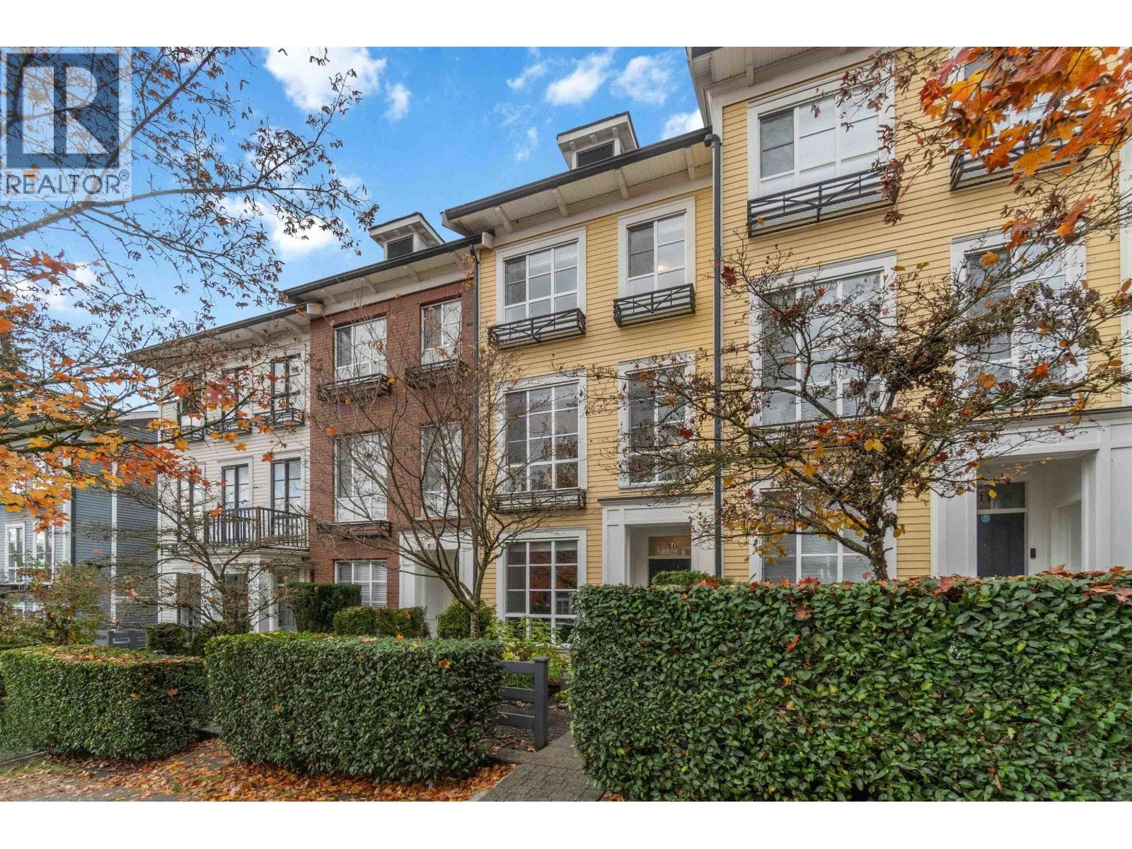 10 1248 HOLTBY STREET in Northeast