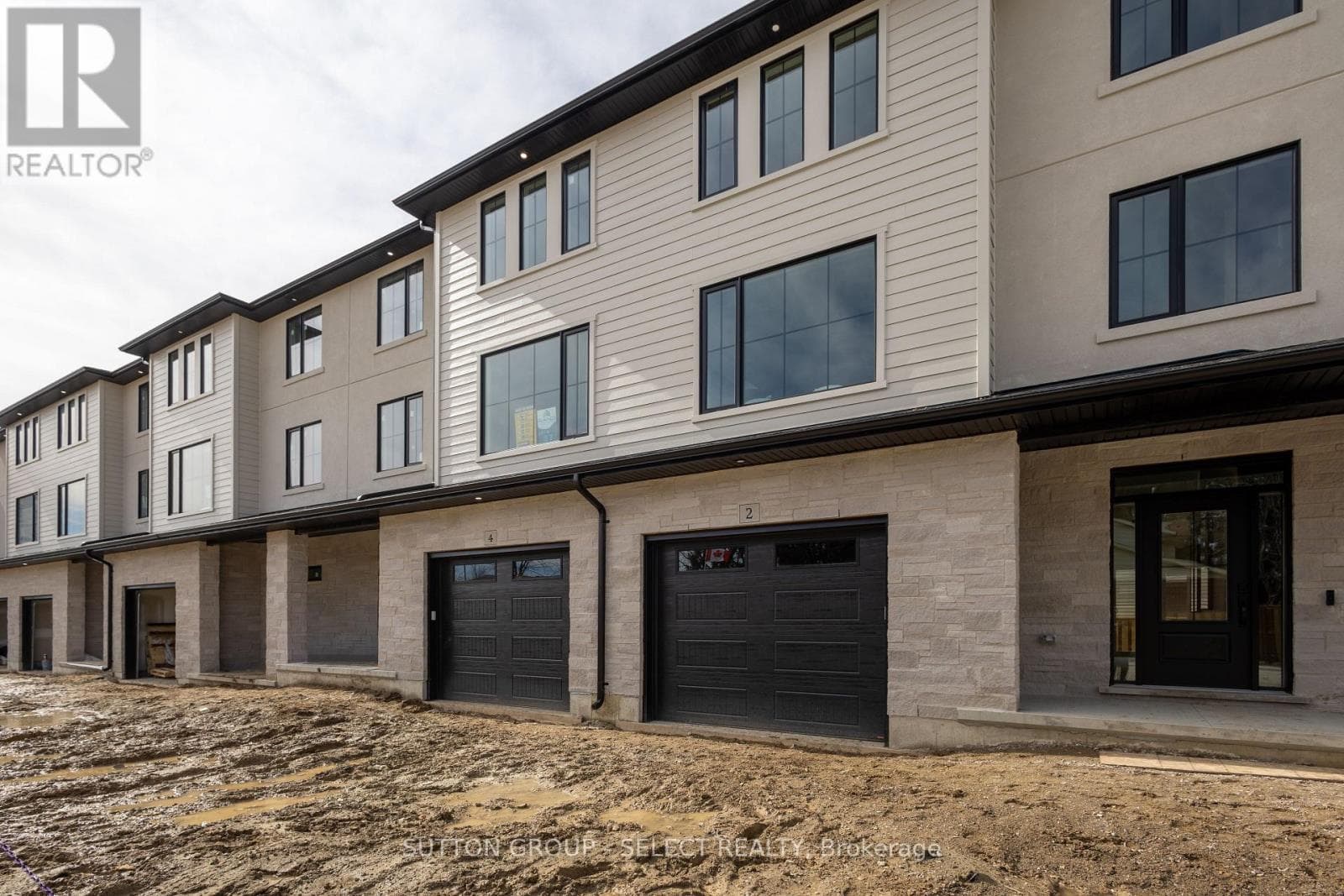 4 - 233 UPPER QUEEN STREET in