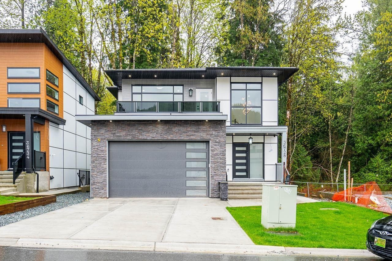 36728 DIANNE BROOK AVENUE in McKee