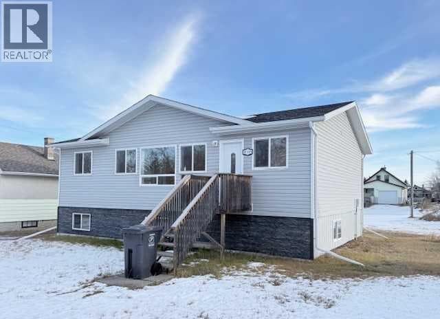 111 1 Street N in
