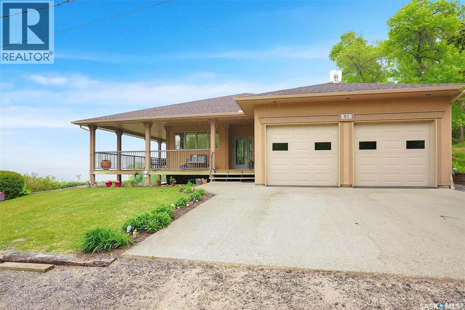 81 KINSLEY PLAZA in