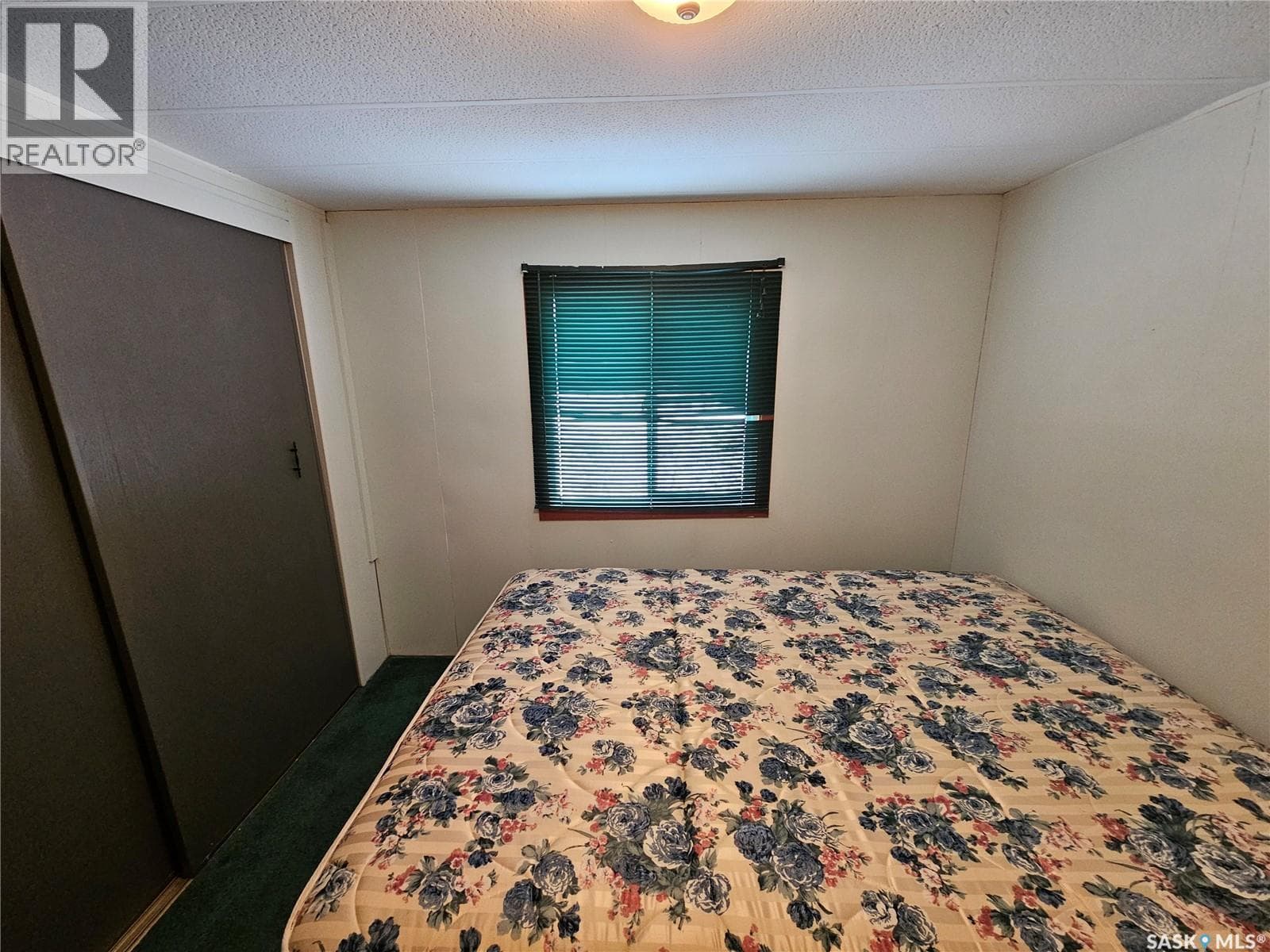 702 Railway AVENUE in