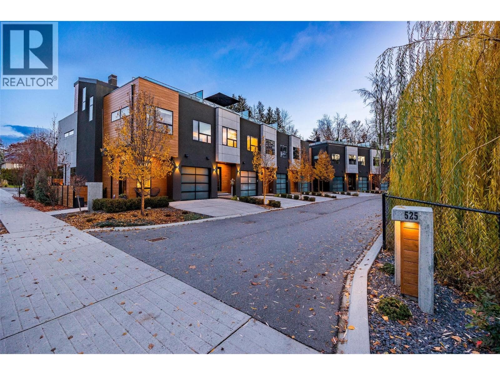 2 525 MCCLURE ROAD in North Mission - Crawford