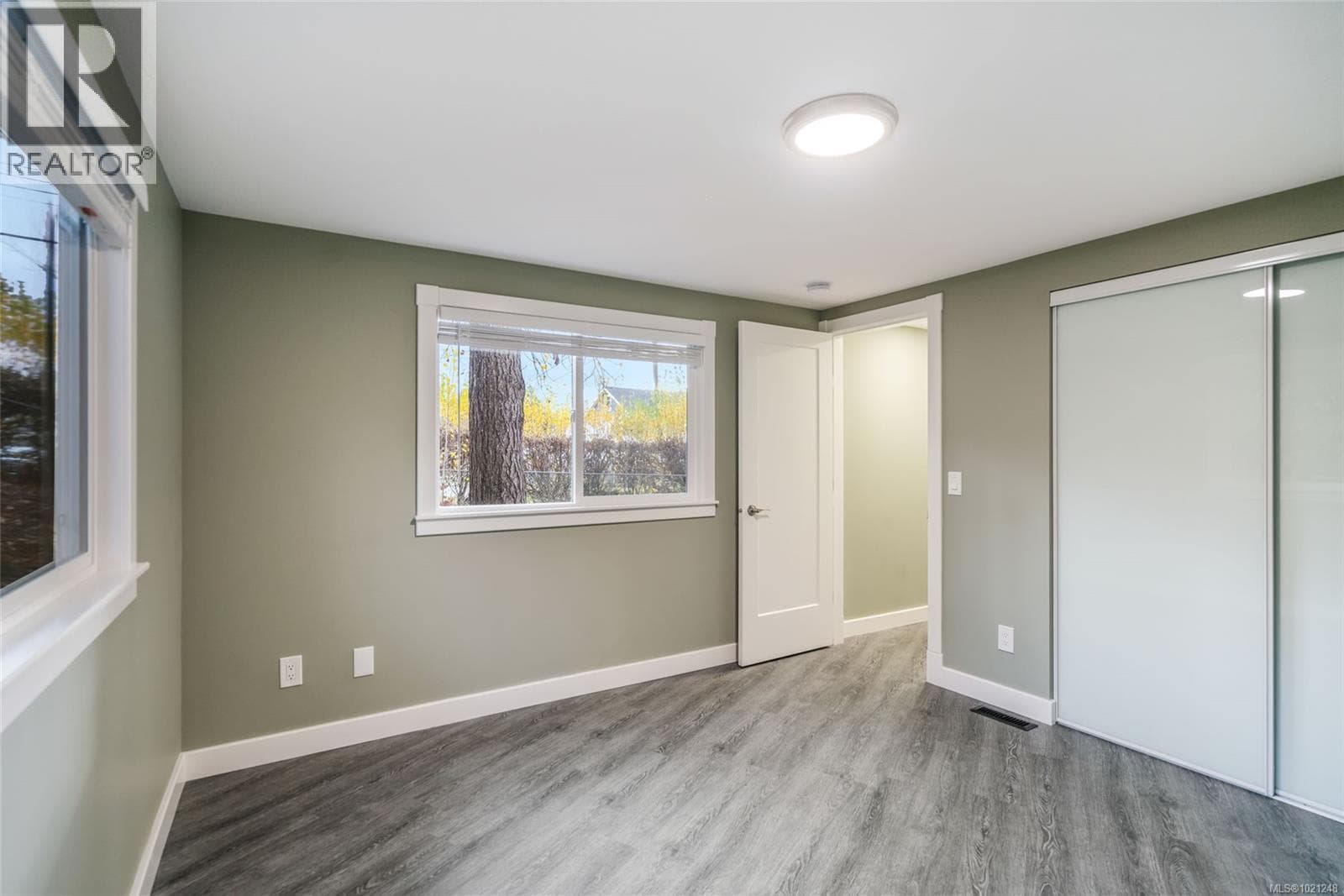 34 80 Fifth St in City Centre